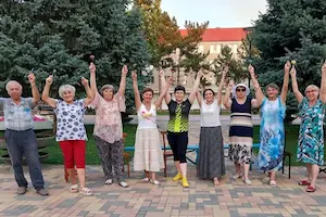 Изображение записи Танцевальная разминка с ложками